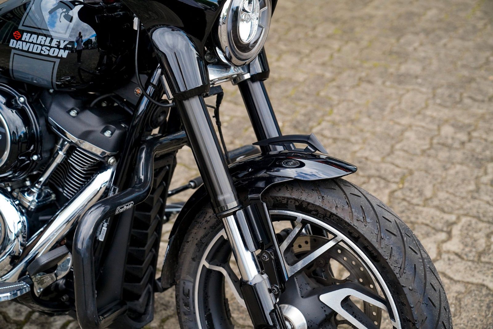 Fahrzeugabbildung Harley-Davidson FLSB Sport Glide 107 cui - Jekill & Hyde