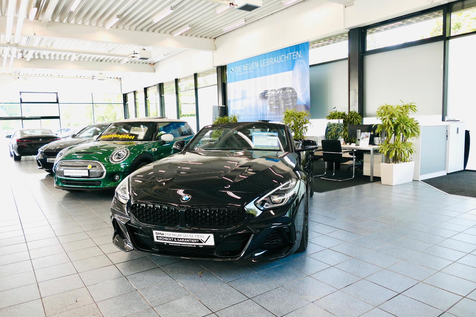 showroom-image-top