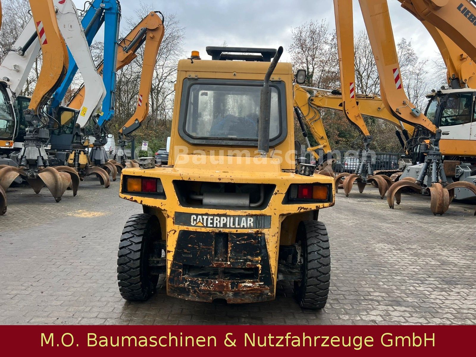 Fahrzeugabbildung CAT DF 70 / 7T / 4m / Drehgerät /