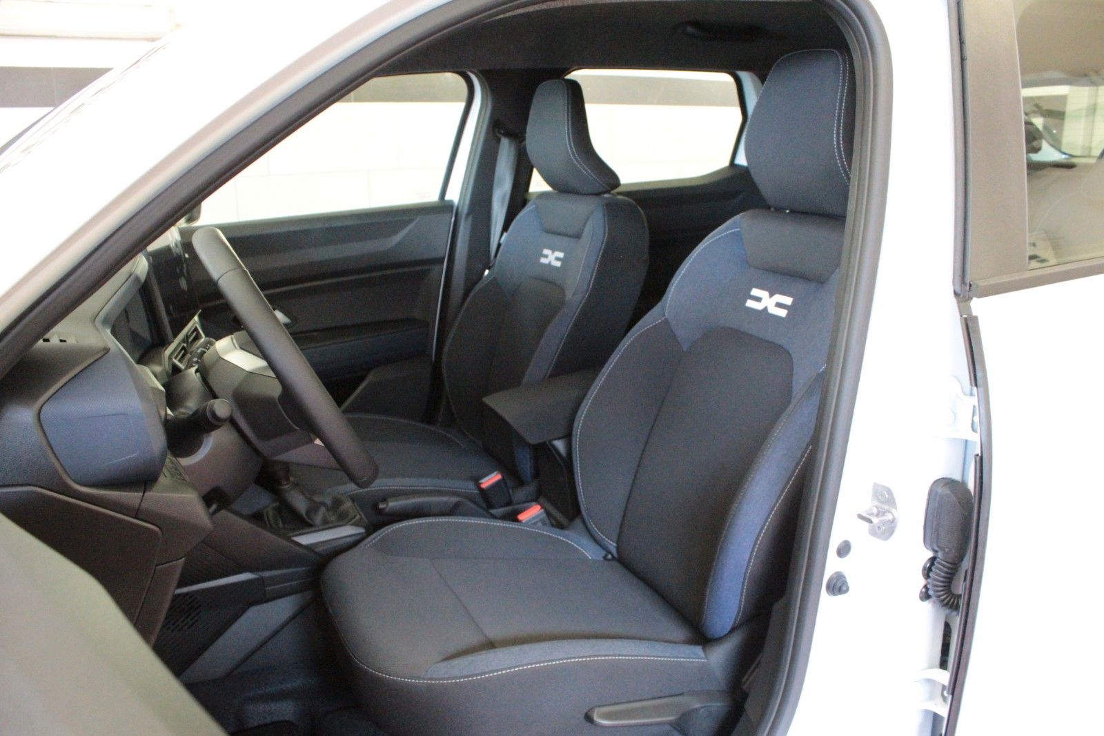 Fahrzeugabbildung Dacia Duster mild hybrid 130 4x4 Expression *Winterp.*