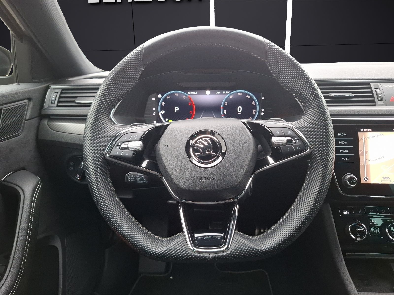 Fahrzeugabbildung SKODA Superb Combi TDI Sportline DSG 4x4 Matrix Navi A