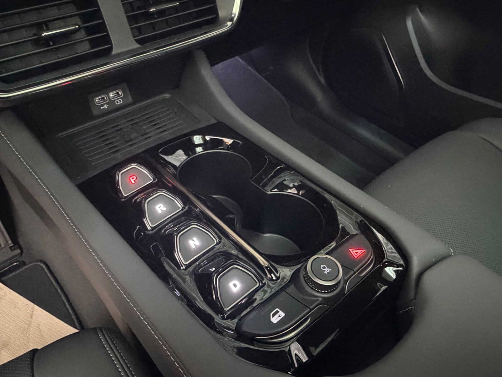 VinFast VF8 - Bild 8