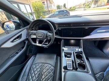 Audi Q8 - 11