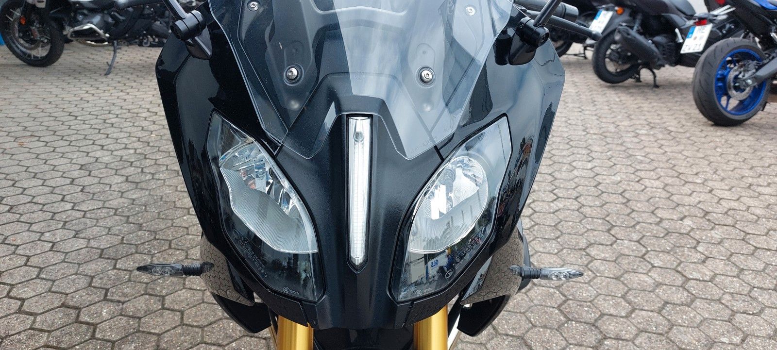 Fahrzeugabbildung BMW R 1200 RS Neuzustand Voll inkl Navi + Ladegerät