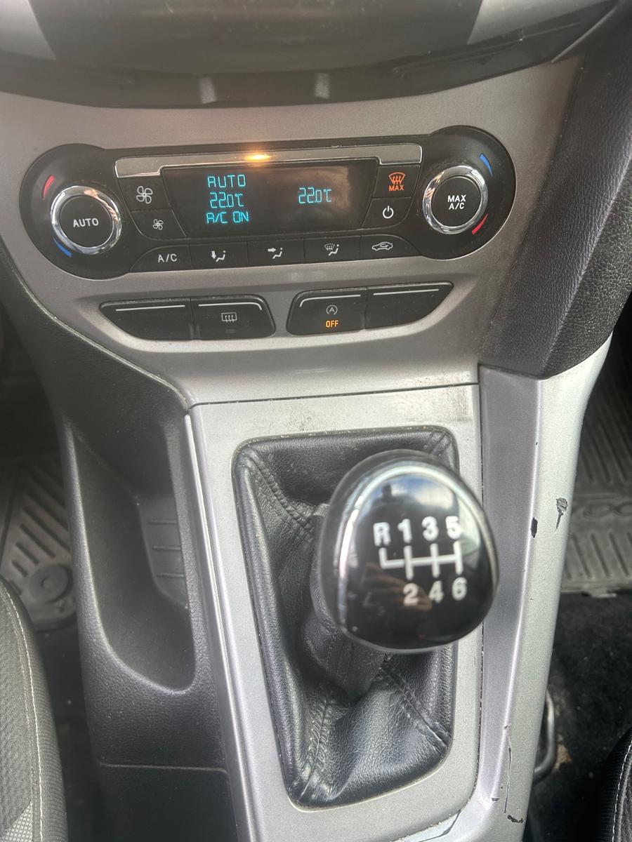 Ford Focus 2013 — photo 14