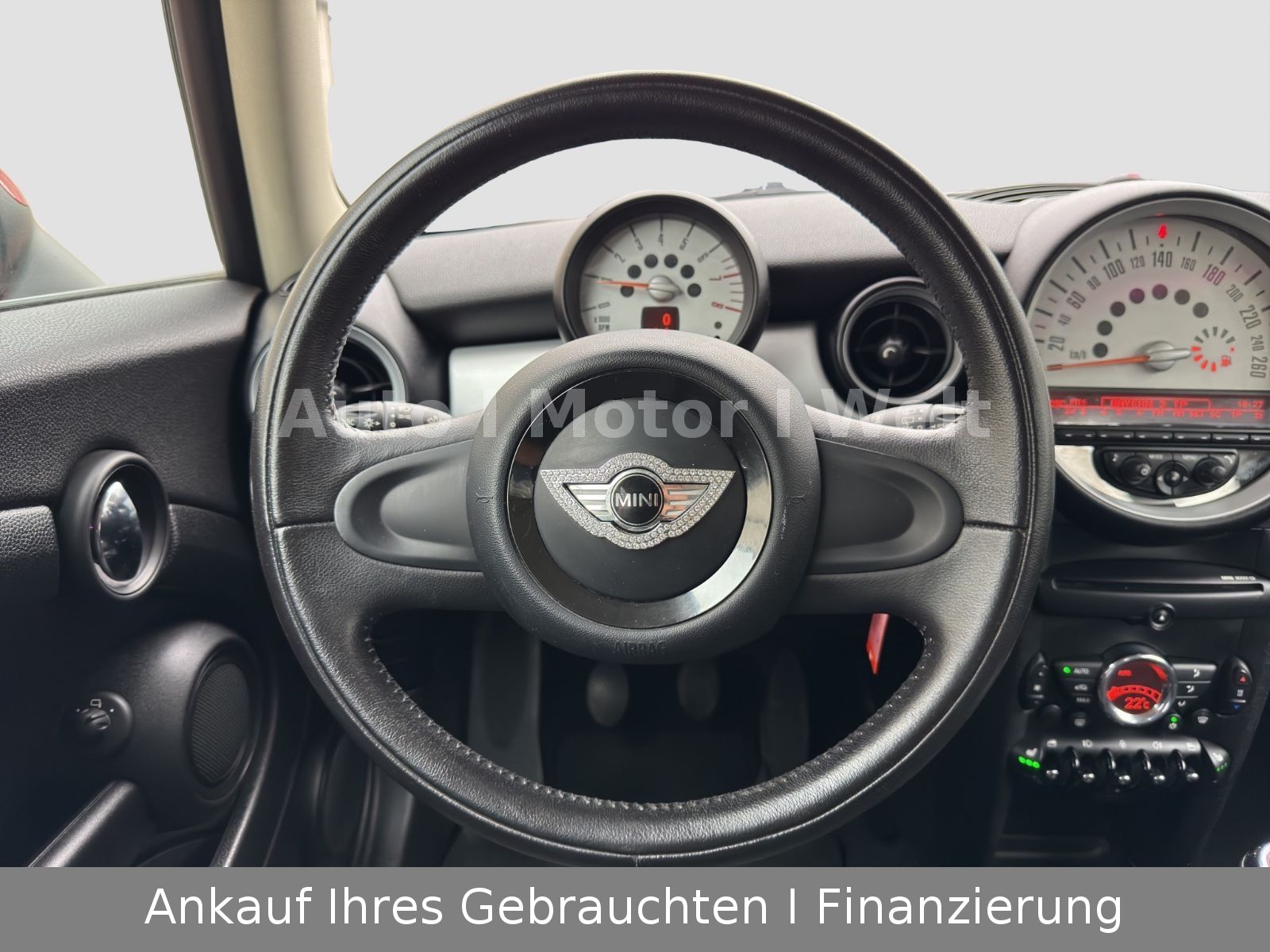 Fahrzeugabbildung MINI ONE Mini One RED ALU/ALLWETTERREIFEN/SHZ/KLIMA