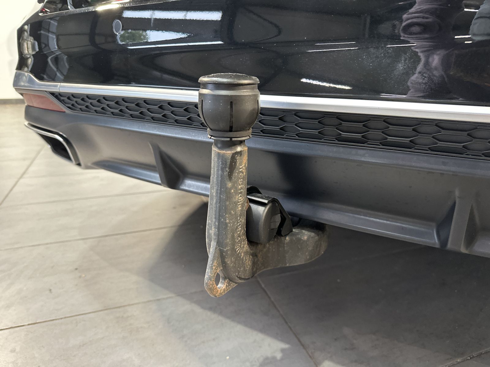 Fahrzeugabbildung Audi A4 Avant 40 TFSI S-Line NAV+LED+AHK+VCOCKPIT+ACC