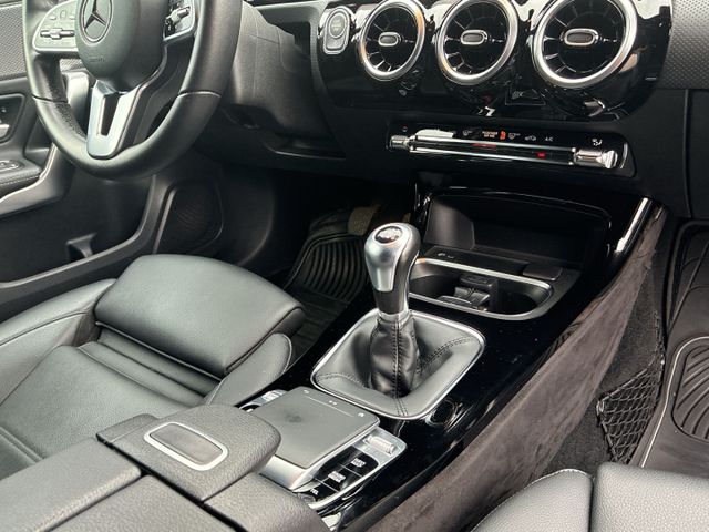 Mercedes-Benz A 200 Progressive  AHK+SHZ+Klima+LED+Temp+Leder+
