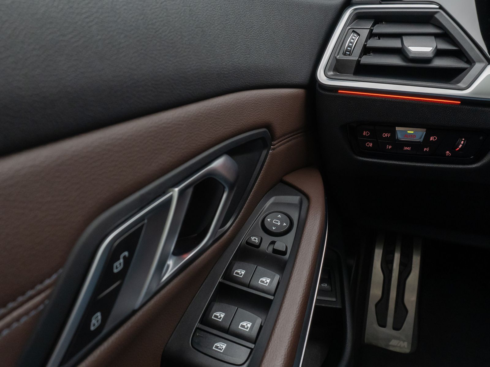 Fahrzeugabbildung BMW 320d  M Sport Panorama Kamera Laser DAB HiFi AHK