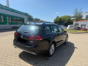 Volkswagen Golf - 4
