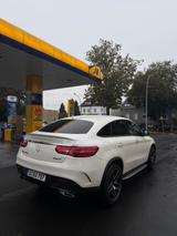 Mercedes-Benz GLE 350 d 4MATIC SCHECKHEFT FAMILIENWAGEN - : Familienwagen