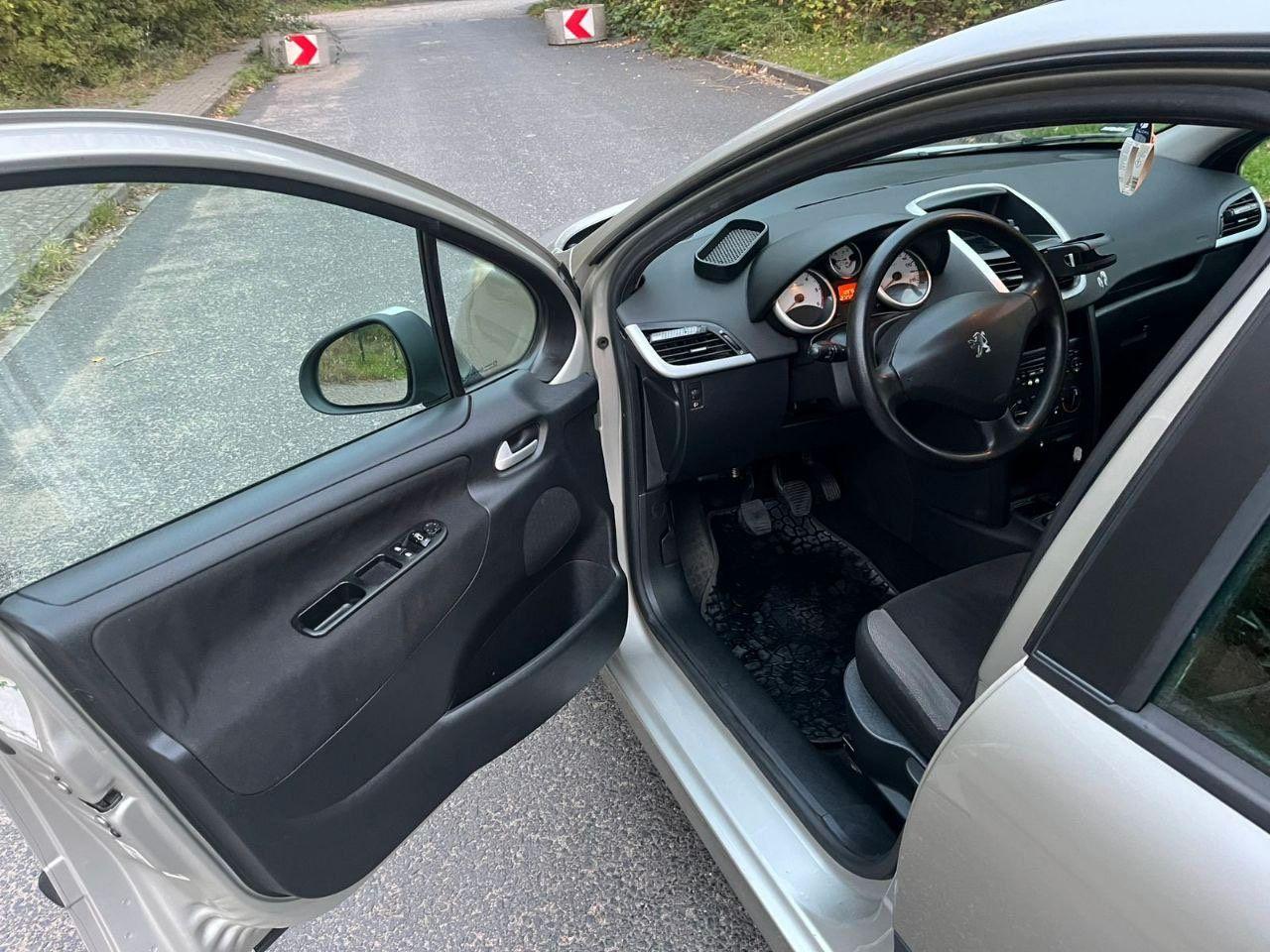 Peugeot 207 2007 — photo 8