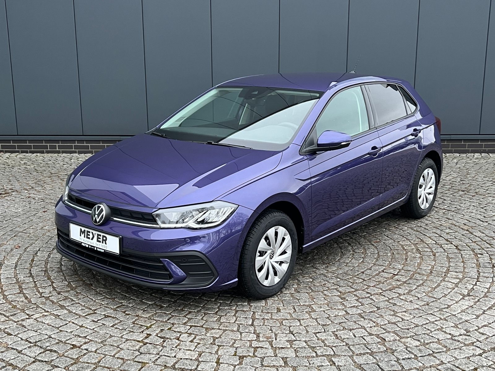 Fahrzeugabbildung Volkswagen Polo Life 1.0 *Navi, Ganzjahresreifen, Kamera*