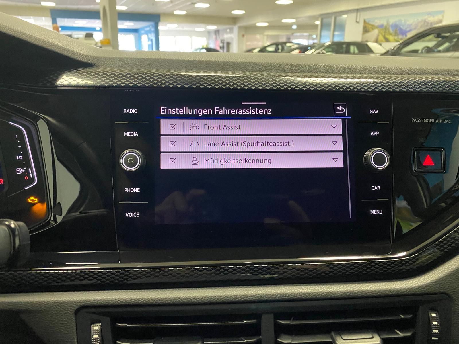 Fahrzeugabbildung Volkswagen Polo 1.0 TSI Life APP+KLIMA+KAMERA+PDC+SITZHEI++