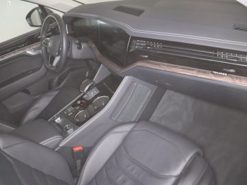 Volkswagen Touareg - 9