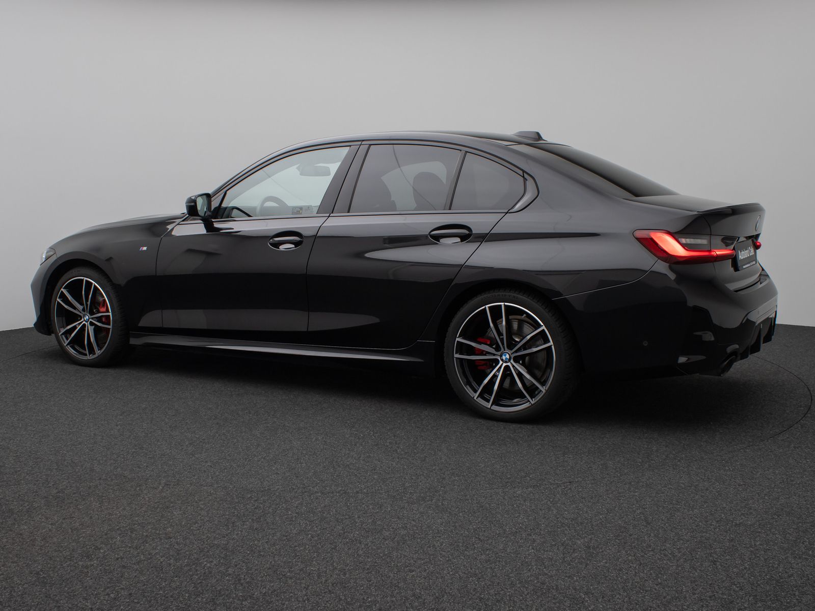 Fahrzeugabbildung BMW 320i M SportPro Glasdach Kamera HUD DAB HiFi 19"