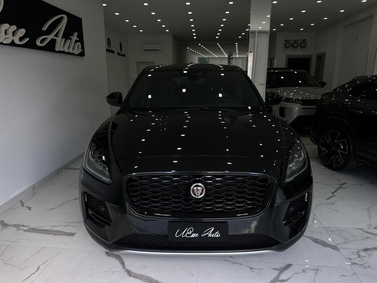 Jaguar E-Pace 2.0D I4 163 CV AWD Auto SE imagem 2