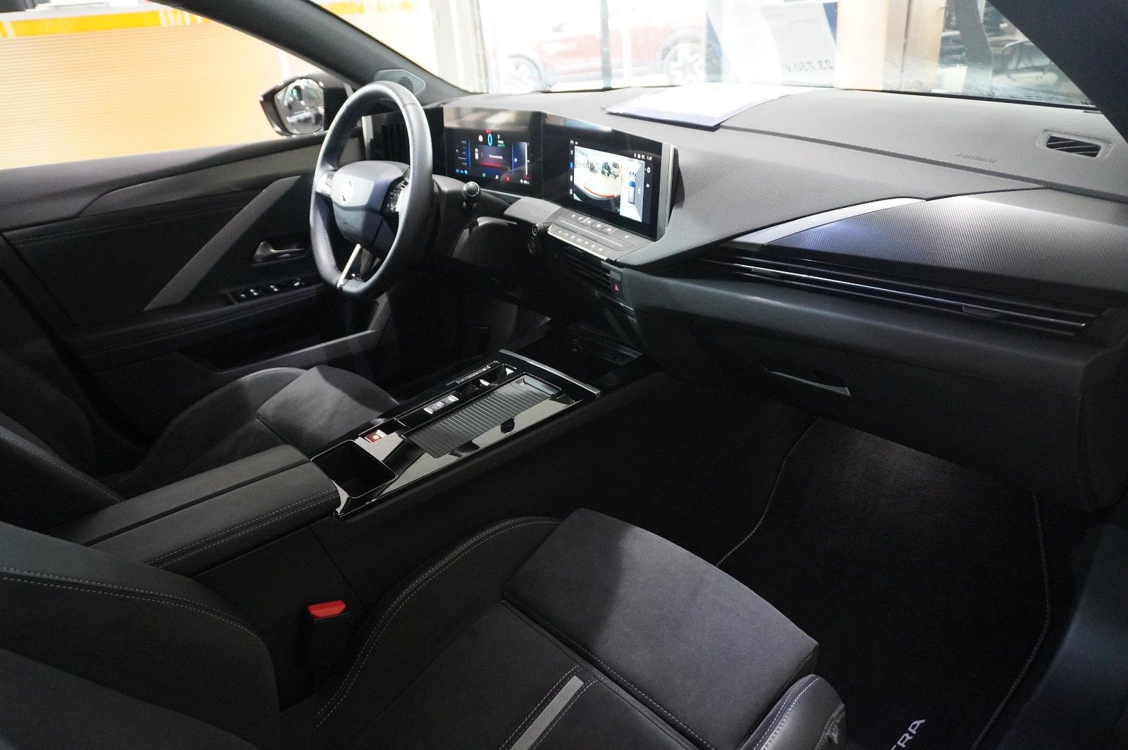 Fahrzeugabbildung Opel Astra L Lim. 1.6T PHEV GSe NAVI/LED/360°/SPORT