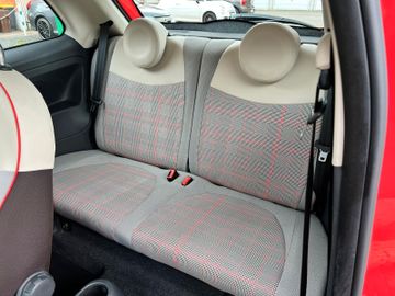Fahrzeugabbildung Fiat 500 Lounge Sonderfarbe Panoramaschiebedach Klima