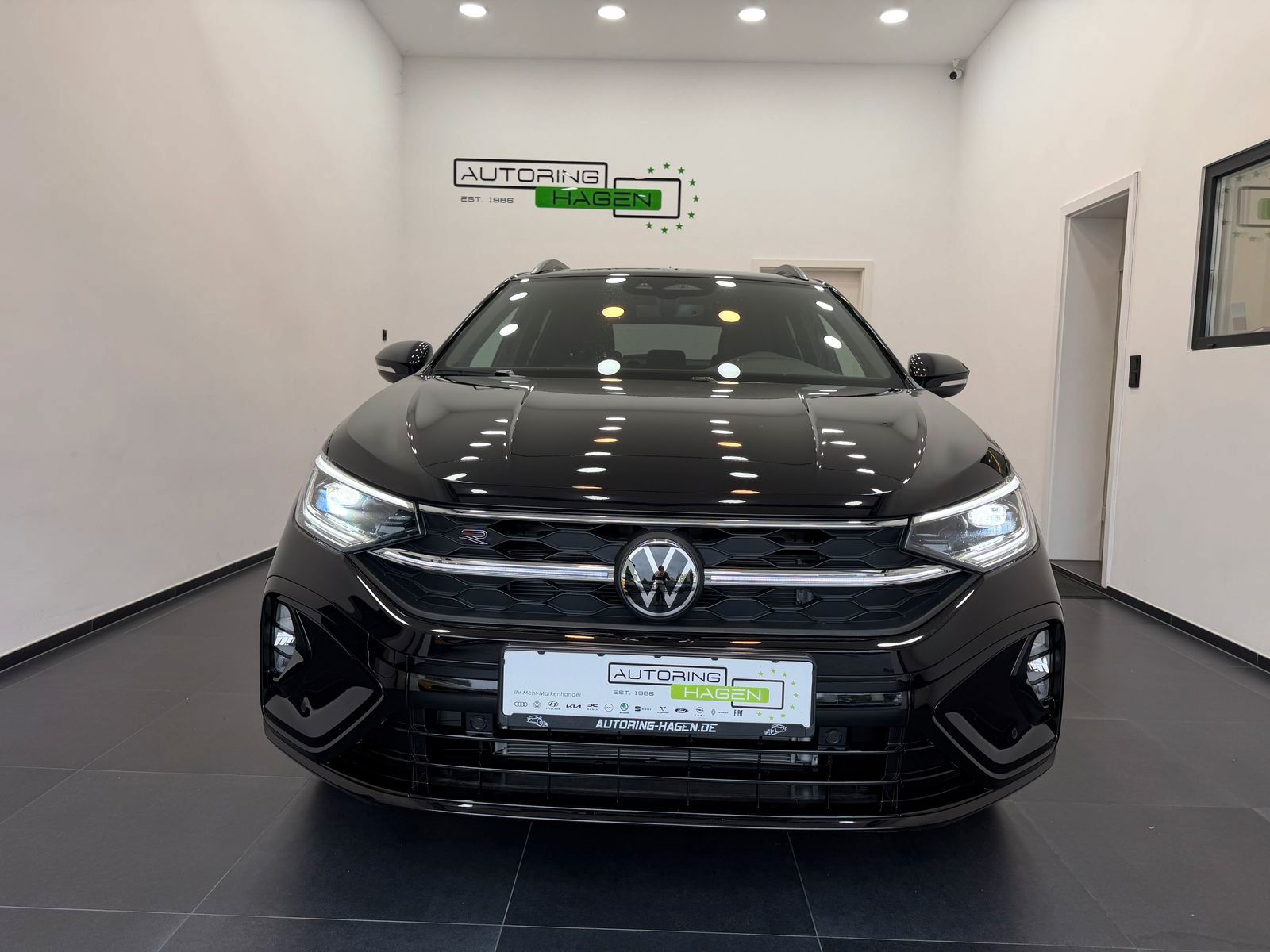 Volkswagen 150PS DSG R-Line Black-Style ACC|AHK|Matrix|18" imagem 2