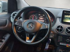 MERCEDES-BENZ B 180 1.6 KAT B 180 (246.242)