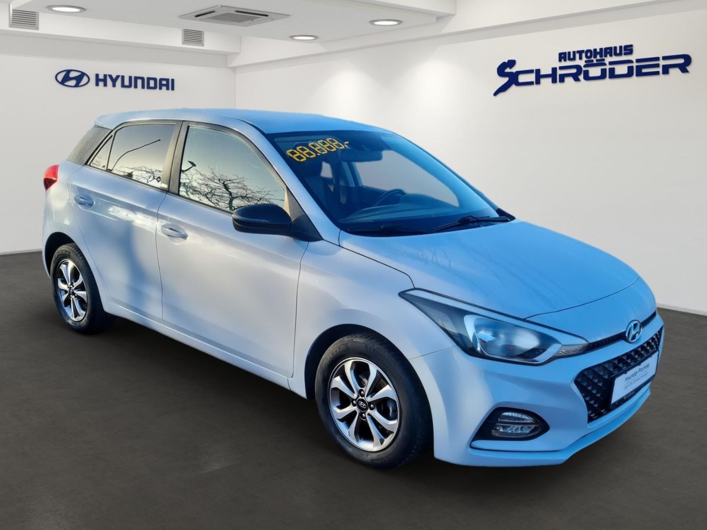 Fahrzeugabbildung Hyundai i20 ADVANTAGE 1.2 FL ALLWETTER+PDC+SHZ+KAMERA