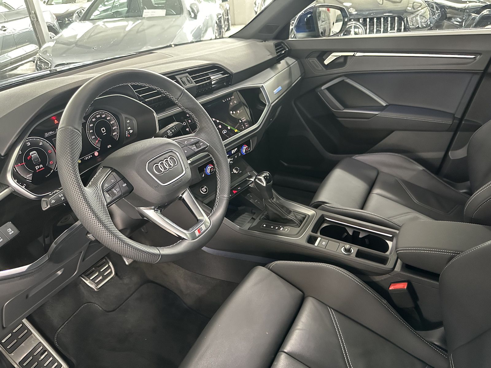 Fahrzeugabbildung Audi Q3 Sportback 35 TDI S line/Pano/Matrix/20´/RFK
