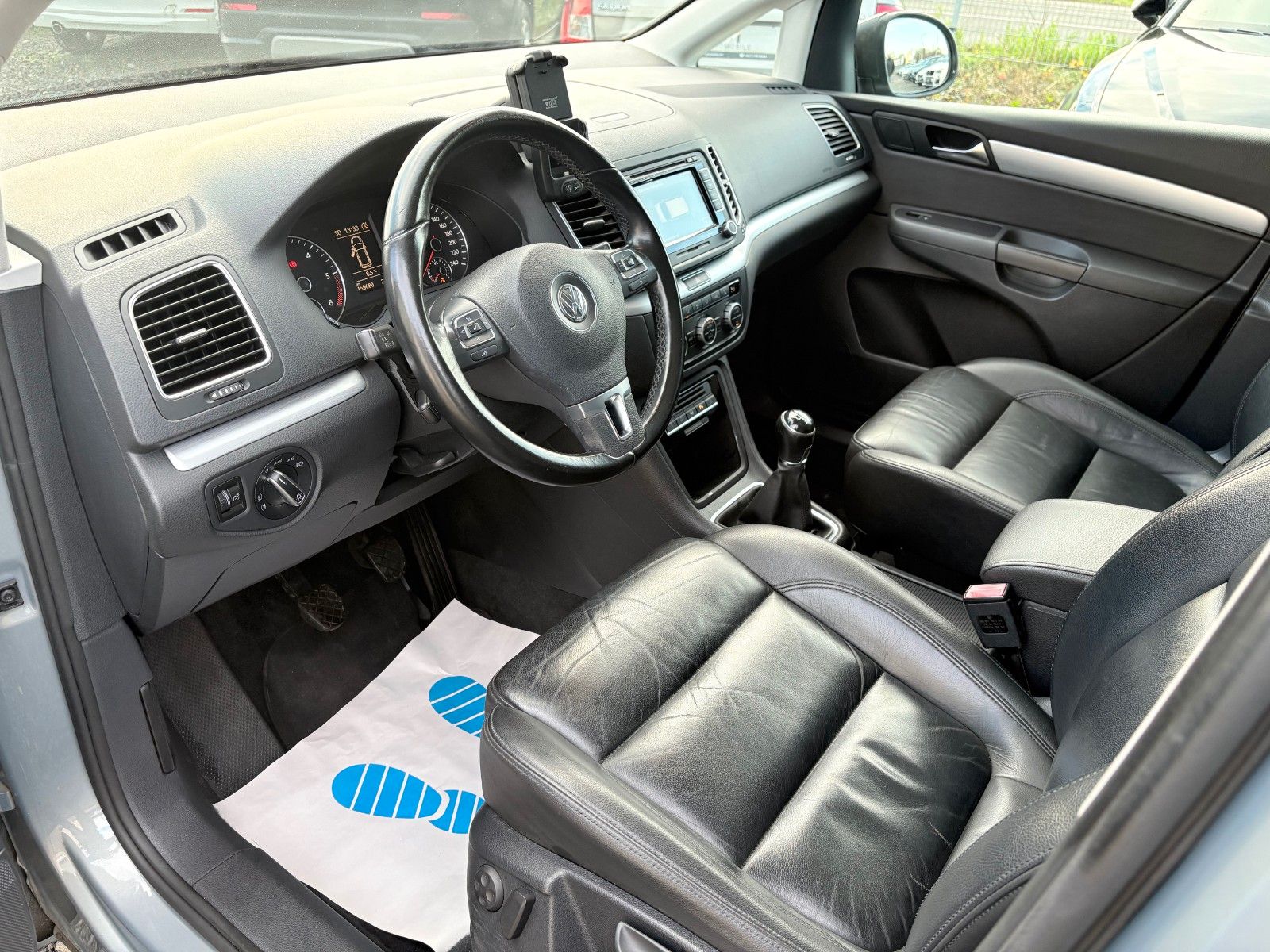 Fahrzeugabbildung Volkswagen Sharan HIGHLINE 7-SITZER Navi Leder Kamera SPORT