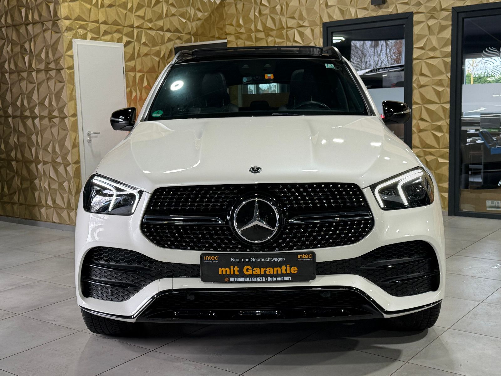Fahrzeugabbildung Mercedes-Benz GLE 450 /AMG/PANO/BURMESTER/360°/AMBIENTE