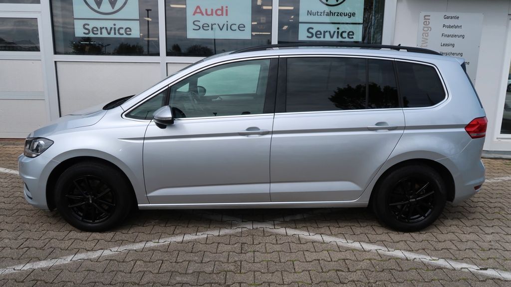 Volkswagen Touran — fotografia 3