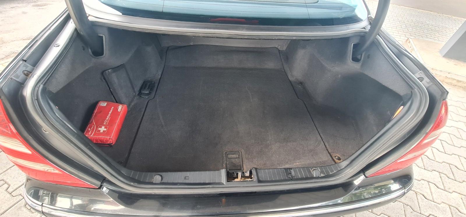 Mercedes-Benz E 220 CDI LIM. AVANTGARDE 6 GANG SCHALTER