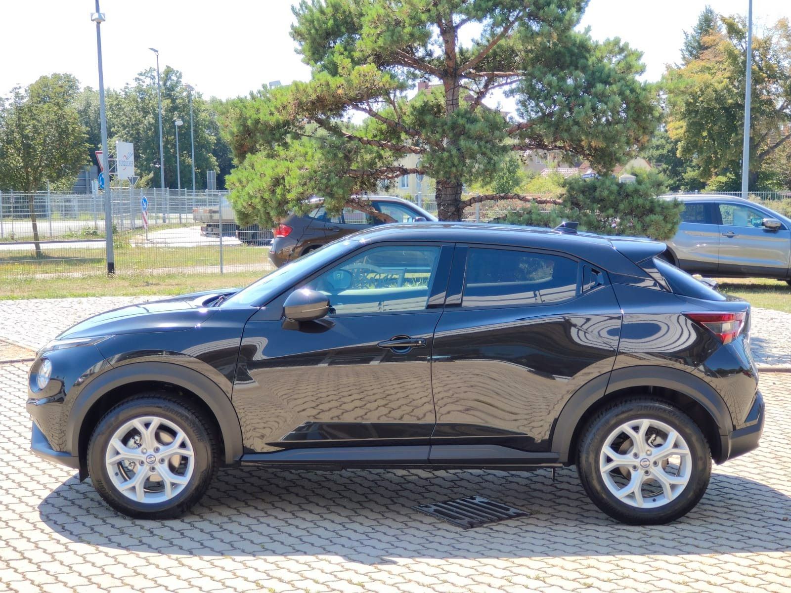 Fahrzeugabbildung Nissan Juke 1.0 DIG-T DCT N-CONNECTA FRONTSCHEIBENHEIZ.