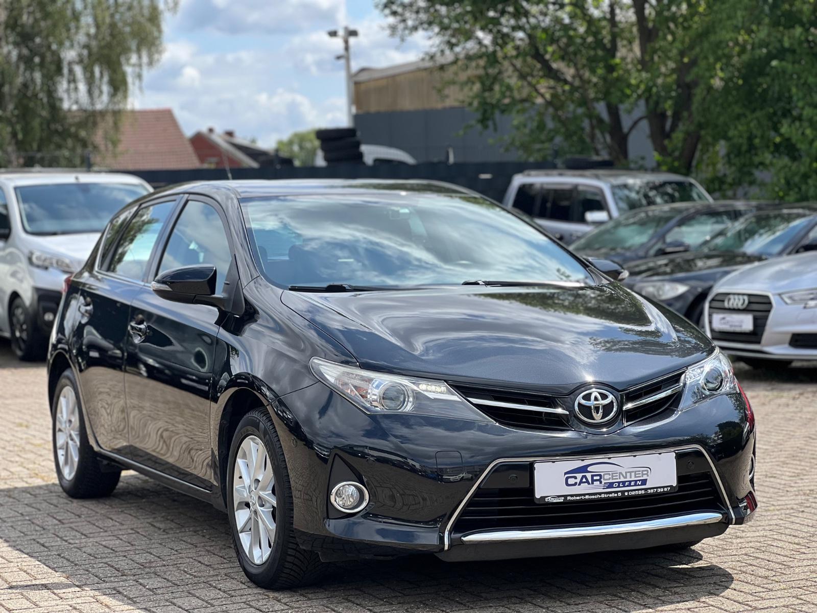Toyota Auris Life+