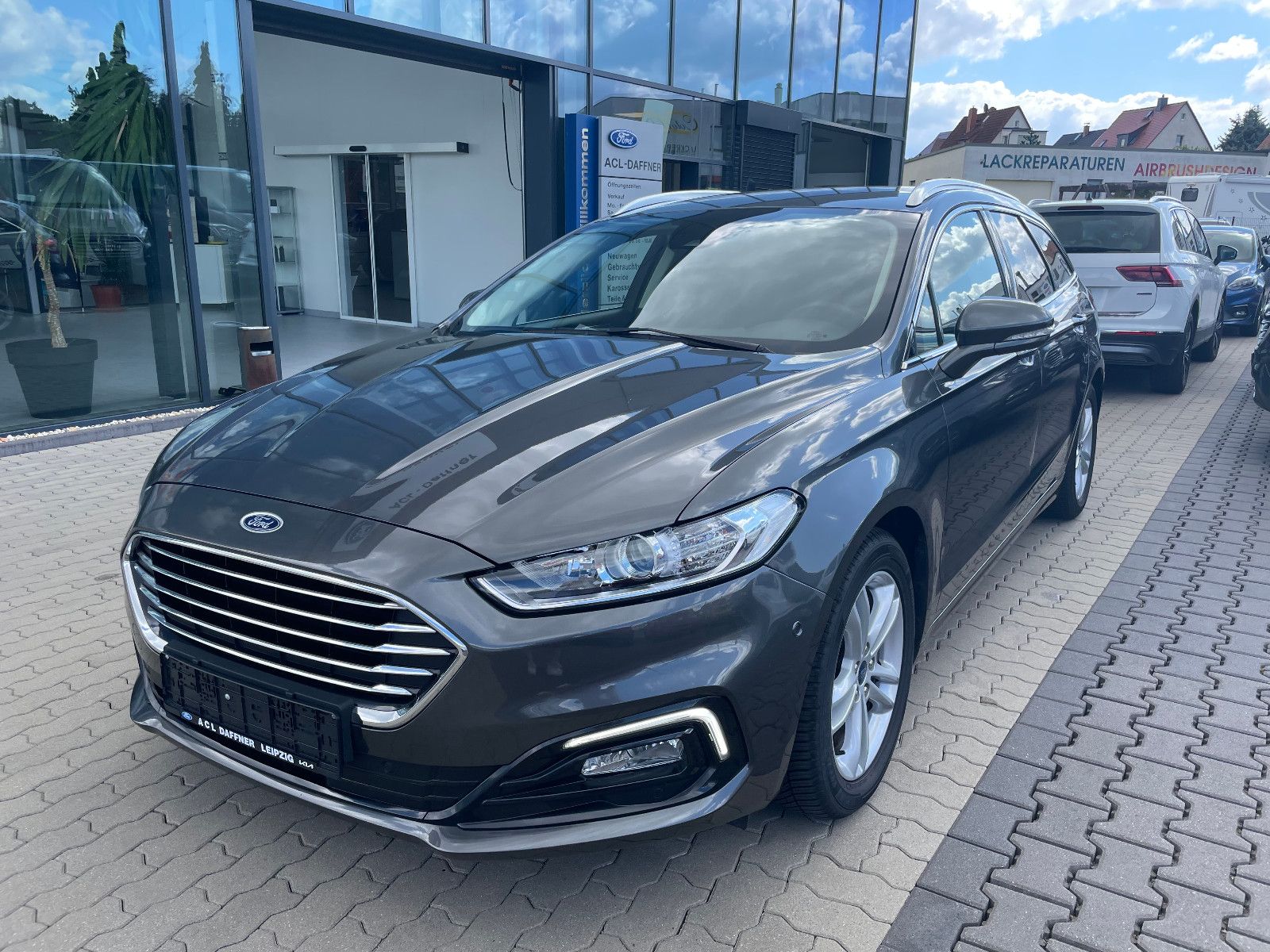 Fahrzeugabbildung Ford Mondeo Titanium, Automatik