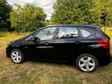 BMW 218 Active Tourer 218i Advantage Wenig gelaufen - BMW 2er Reihe mit Benzin-Antrieb: Geländewagen