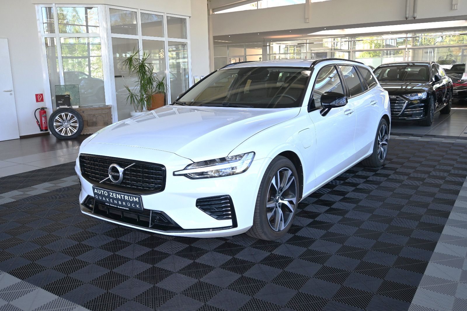 Volvo V60 T6 R-Design Expression LED Navi Kamera 18" imagem 3