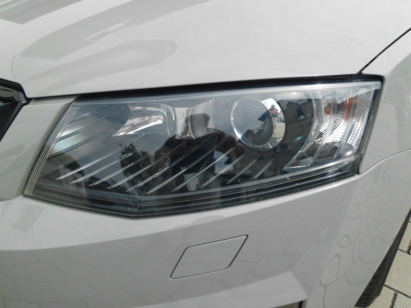 Skoda Octavia Combi RS 2.0 220ch - 2 ème main - Carnet entretien - Pneus été - Régulateur de vitesse - Navi