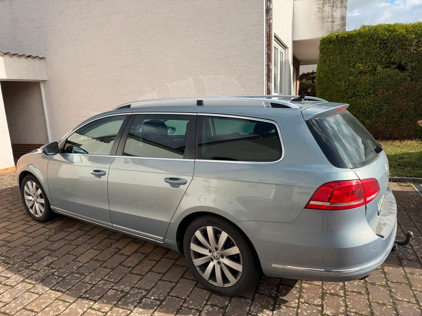 Volkswagen Passat 2013 — rear view