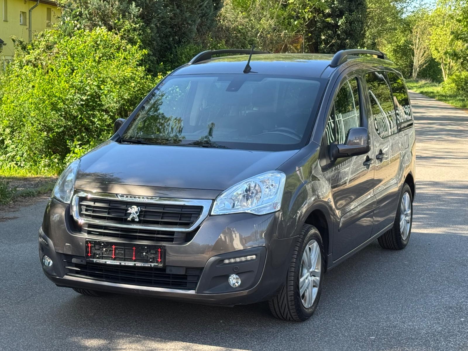 Peugeot Partner Tepee Allure 1HD/PEUGEOT SCHECKHEFT/NAVI