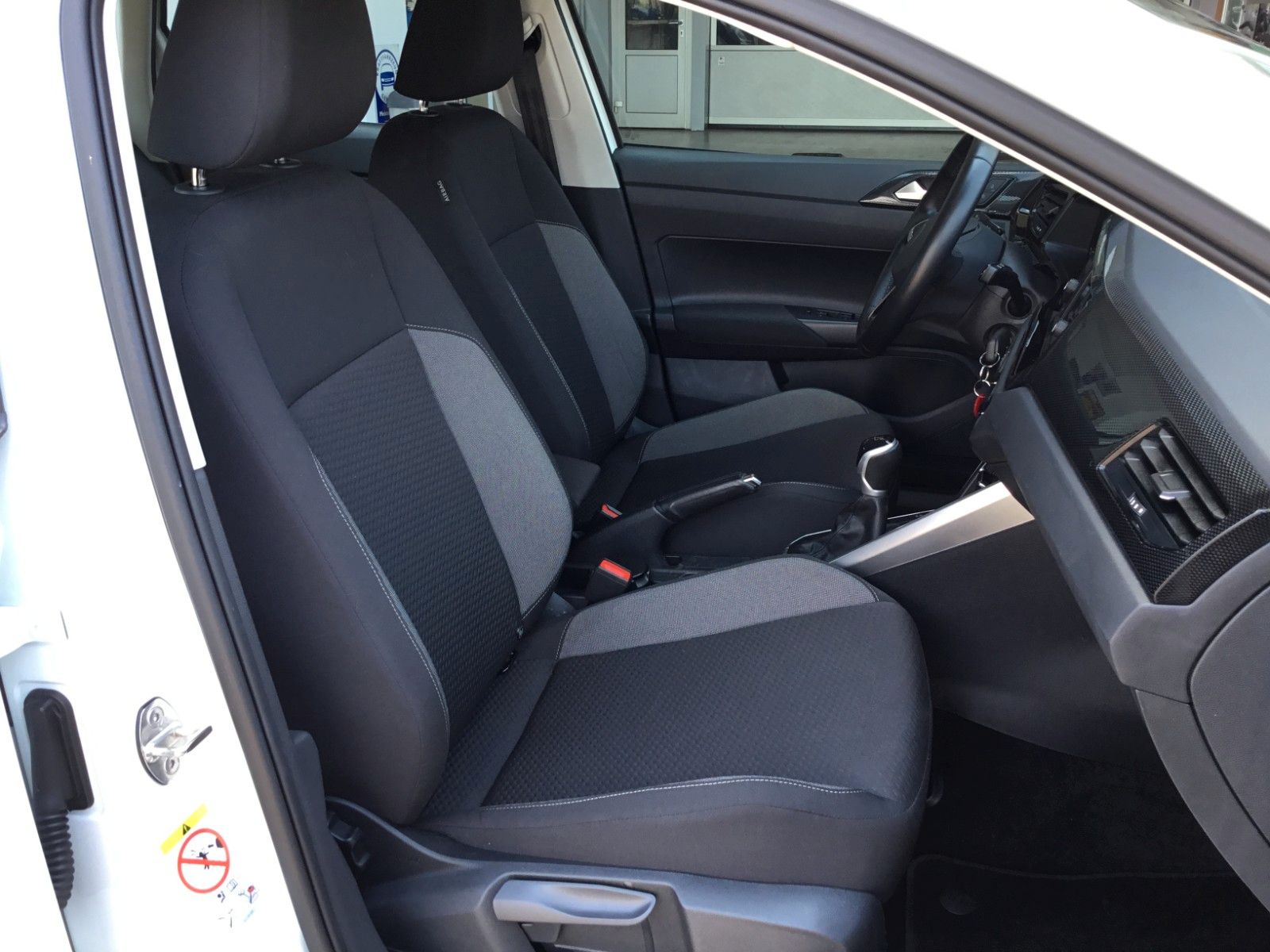 Fahrzeugabbildung Volkswagen Polo 1.0 TSI Life+LED+Sitzheizung+AppConnect