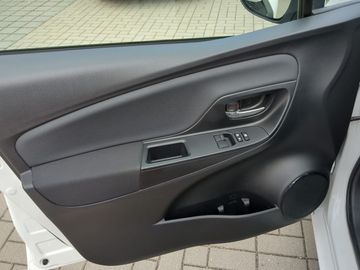 Toyota Yaris - 12