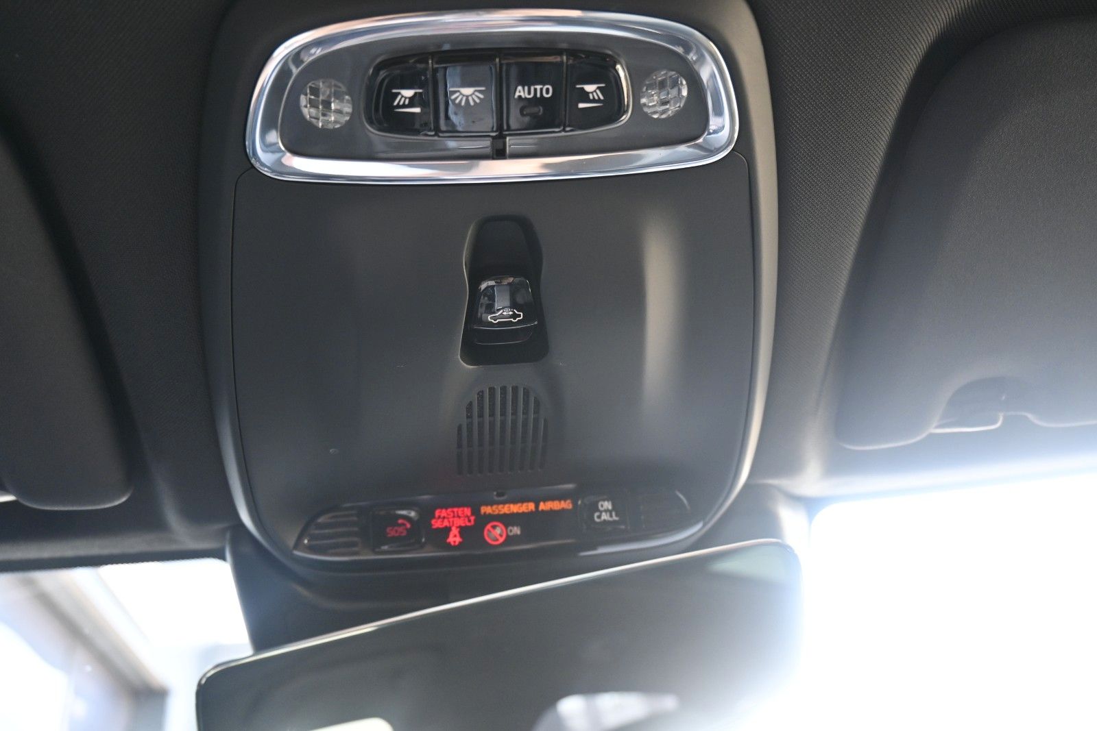 Fahrzeugabbildung Volvo XC60 T8 Twin Engine AWD R-Design*360°*LUFT*ACC