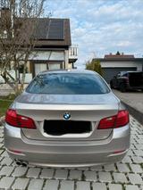 BMW 530d xDrive  - mit Diesel-Antrieb: Beige, Limousine