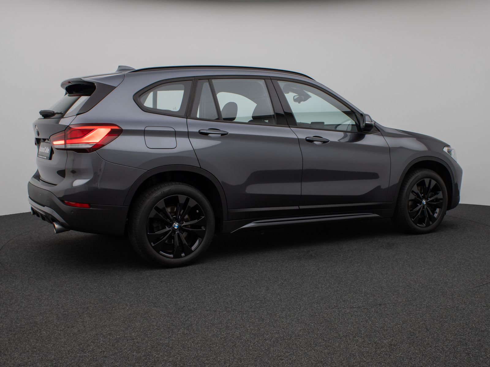 Fahrzeugabbildung BMW X1 sD20i SportLine Kamera HUD DAB HiFi Alarm LED