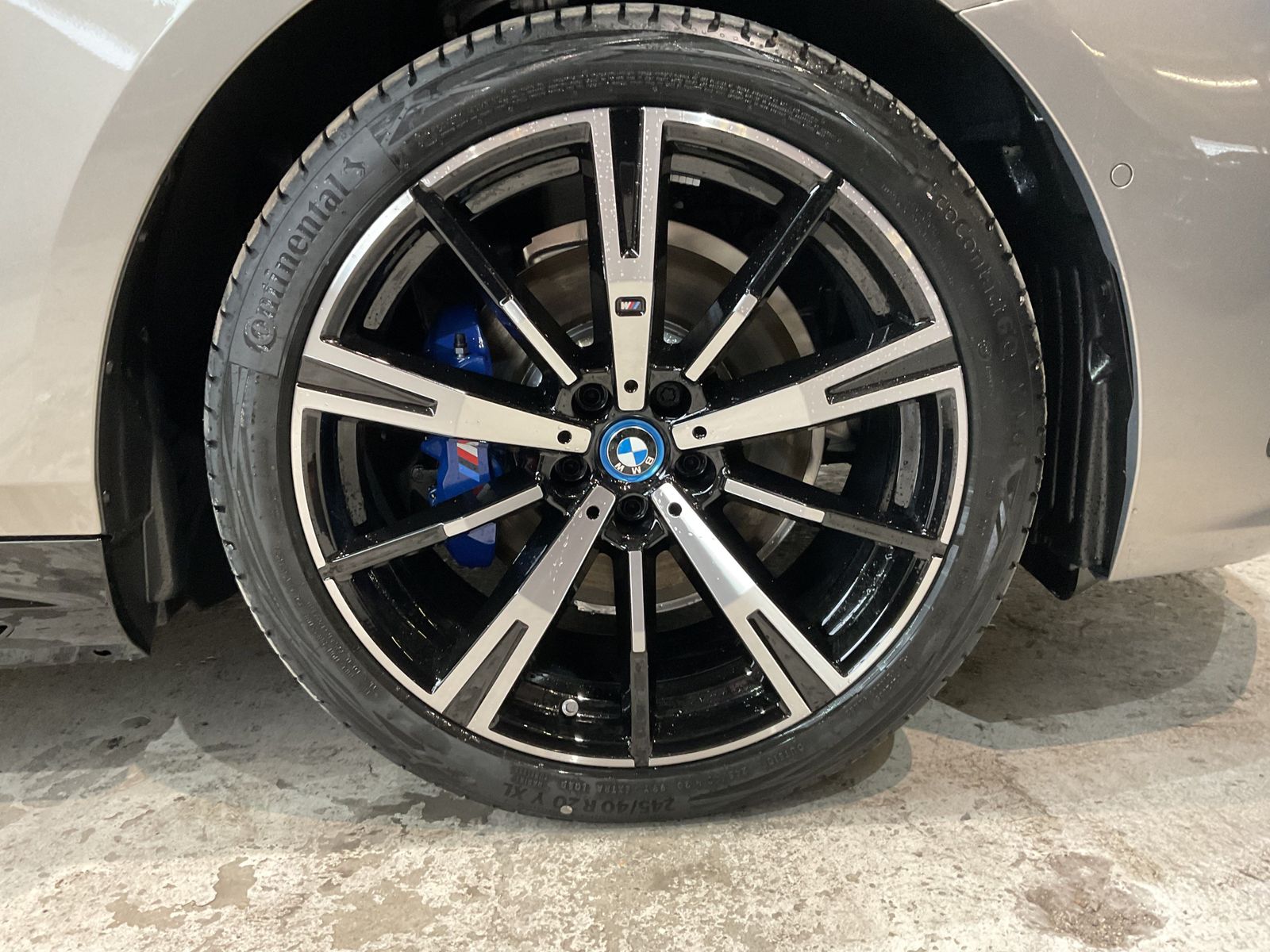 Fahrzeugabbildung BMW 530e iPerformance 20" LMR, Komfortzugang, AHK