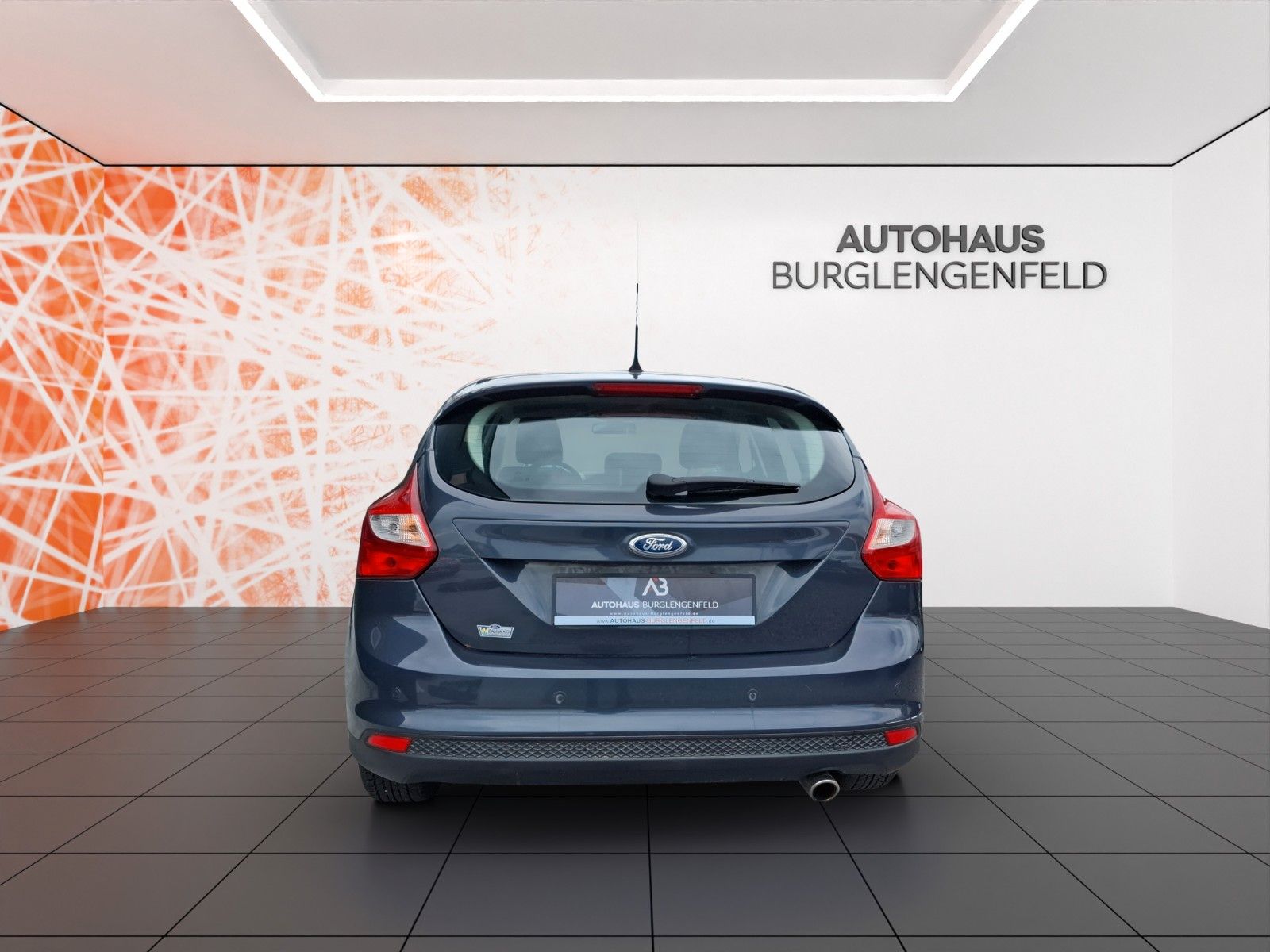Fahrzeugabbildung Ford Focus Lim. Titanium ! PDC ! SHZ !
