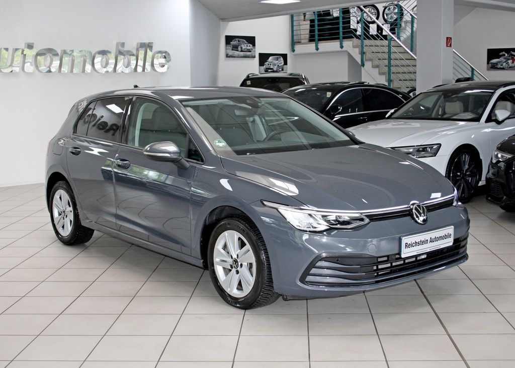 Volkswagen Golf VIII 1.0 TSI DSG Life NAVI LED ACC SITZHZG