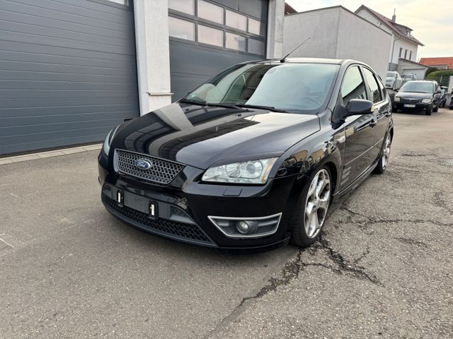 Ford Focus Lim. ST Xenon Recaro Leder Navi Sitzheizun