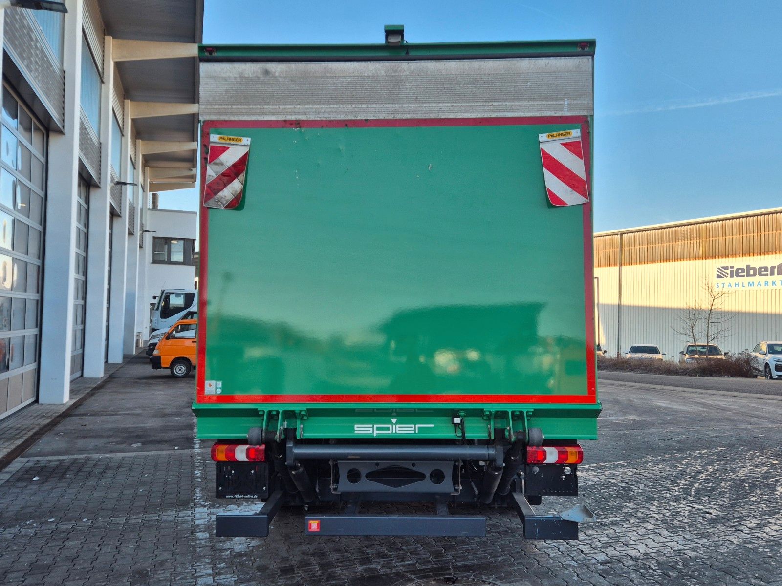 Fahrzeugabbildung Mercedes-Benz Atego 1223 L LBW 2.000kg Tür Spoiler Klima