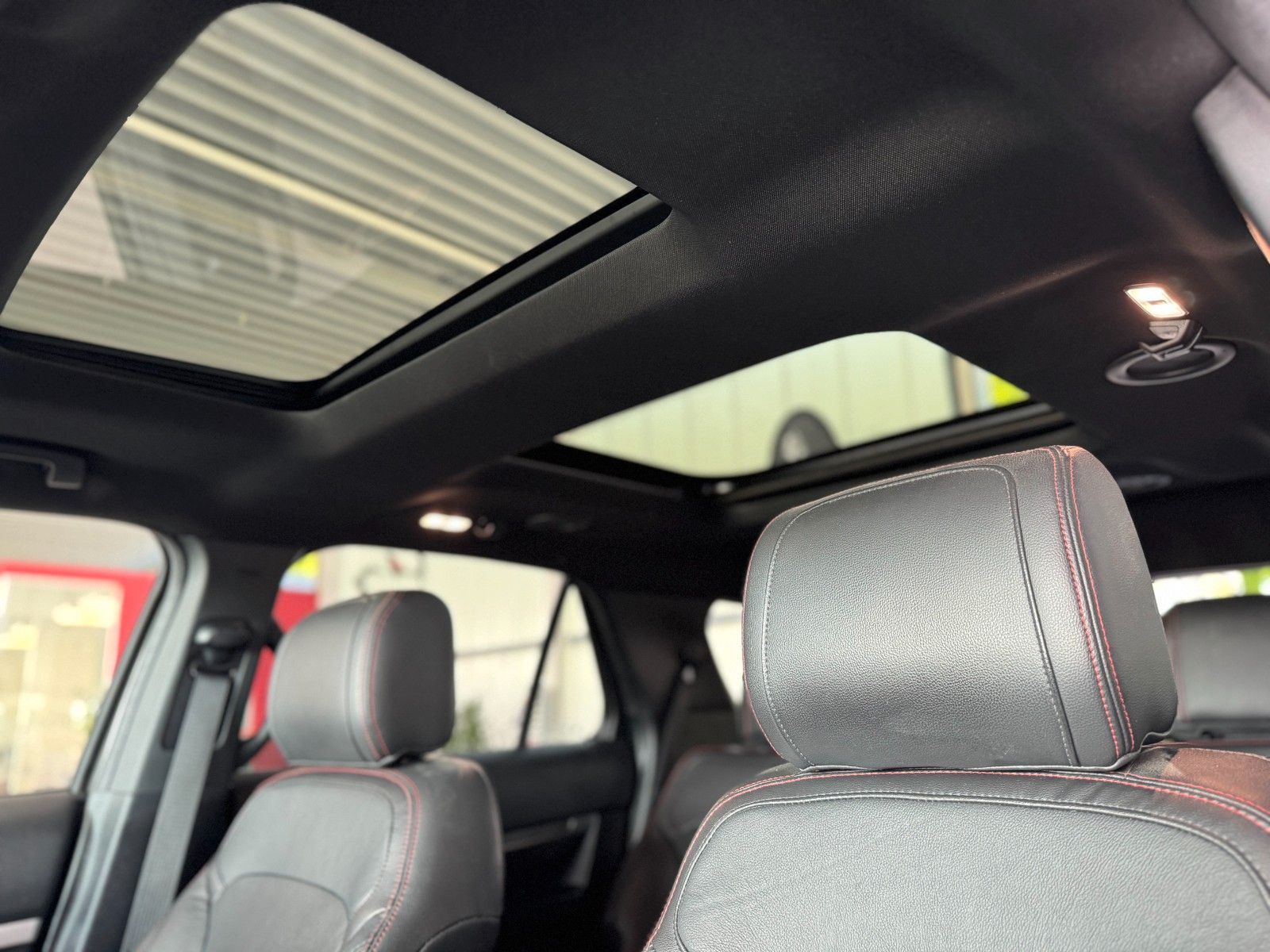 Fahrzeugabbildung Ford Explorer Sport 3,5 V6 4WD Automatik 7-Si.  PANO
